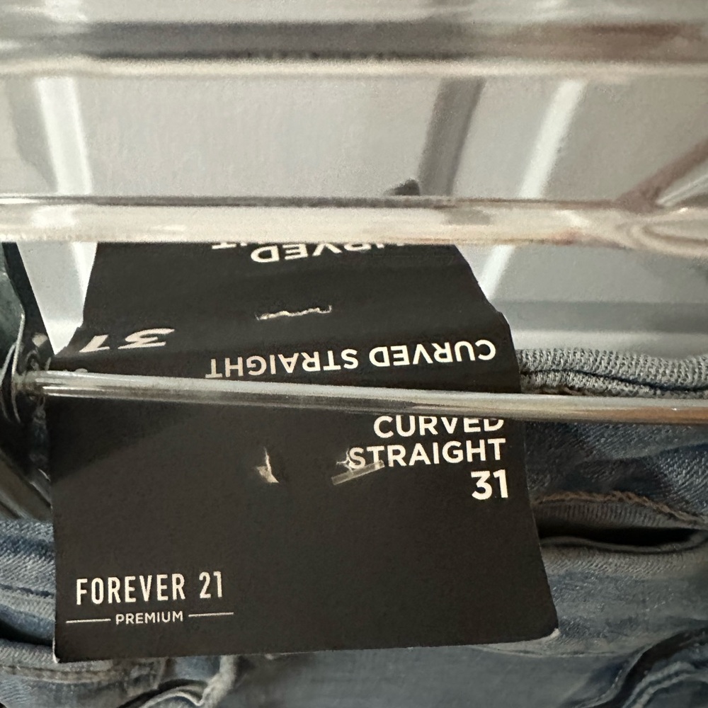 FOREVER 21 Premium Curved Straight Jeans Medium Light Wash‎ NWT Size 31. - Picture 6 of 12
